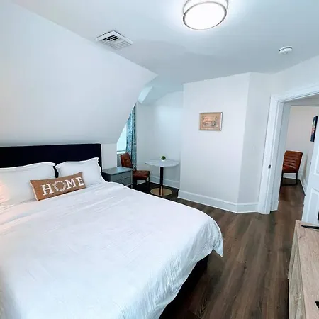 Phillips Academy Andover Two-Bedroom Apartment And Free Parking